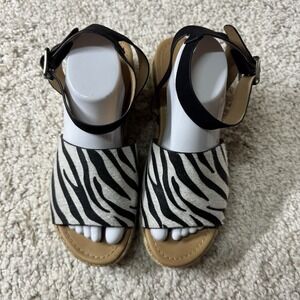 Soda Sandals Women's 10 Black‎ White Zebra Flat Heel Strap